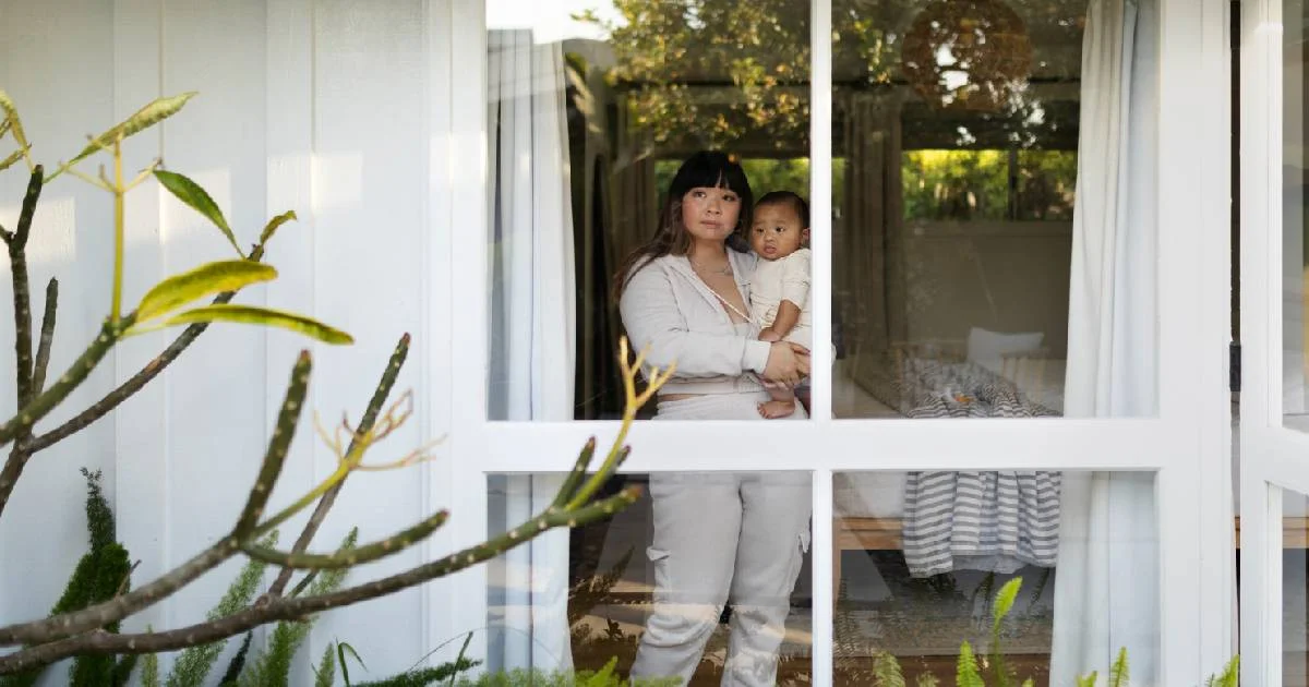 What Factors Should You Consider While Choosing Home Window Tinting?